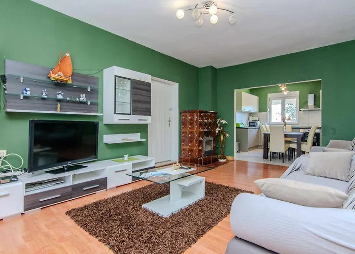 Annamaria فيلة زادار