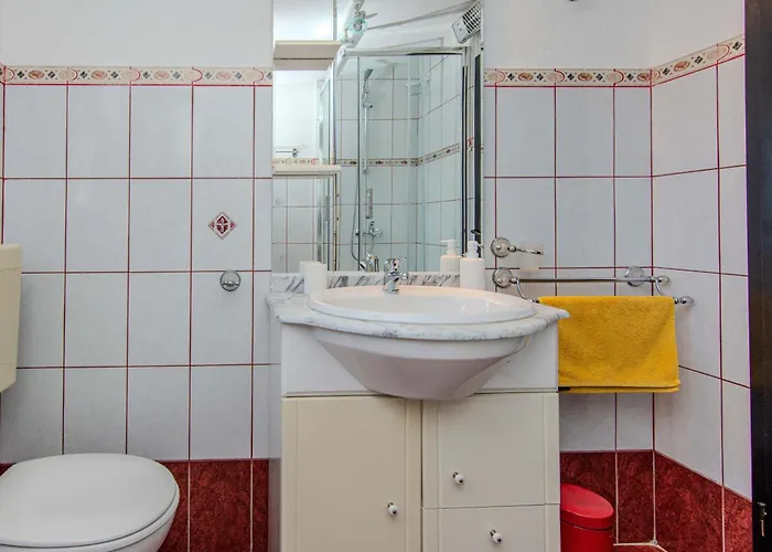 Annamaria زادار